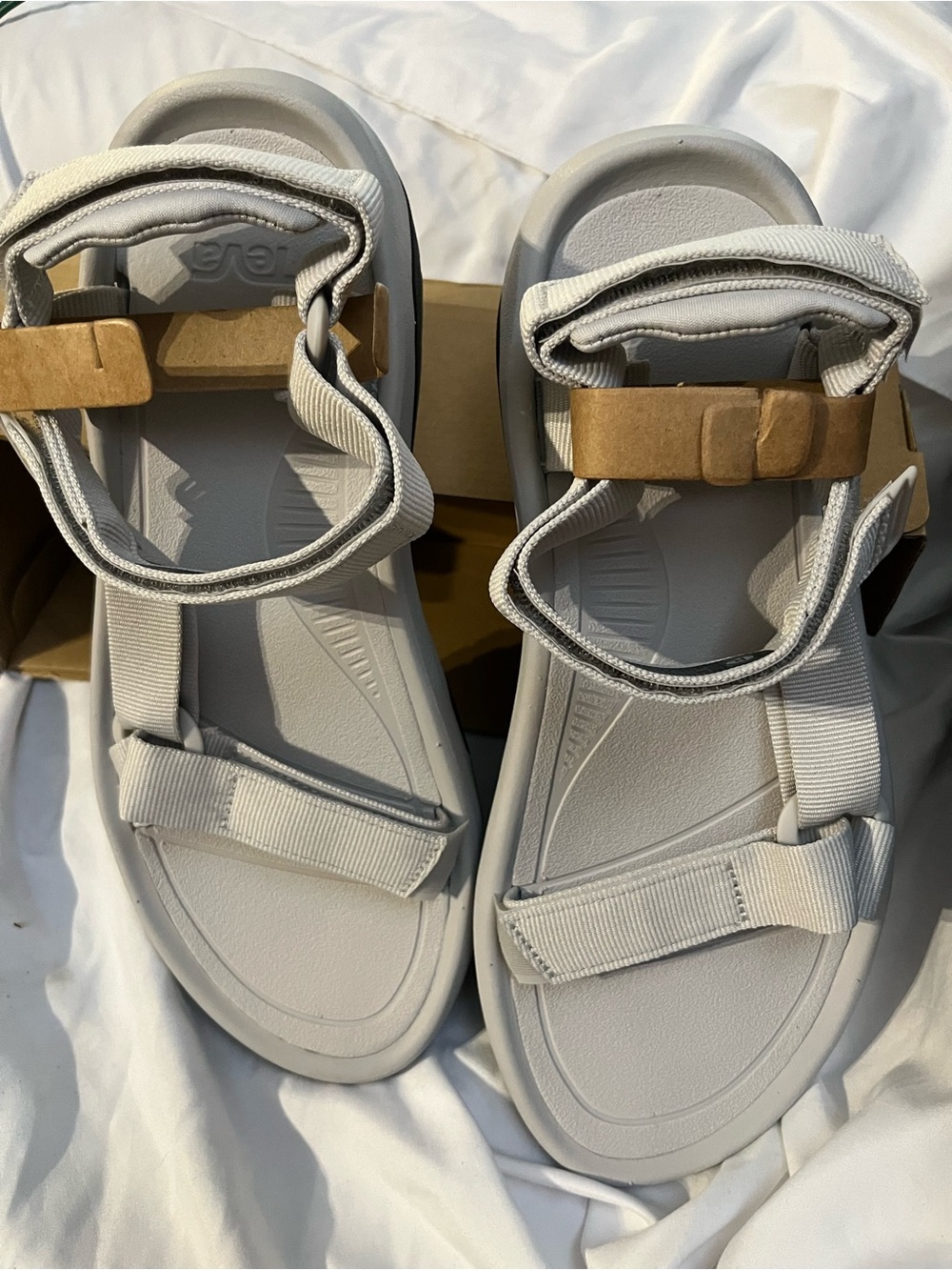 Teva Hurricane XLT2 Men’s Size 9 Gray Sport Sandals New in Box